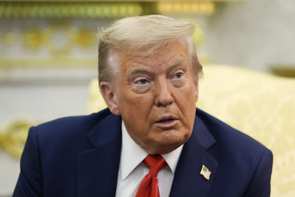 股巢配资 特朗普：将在“未来一周左右”把国防部改回“战争部”